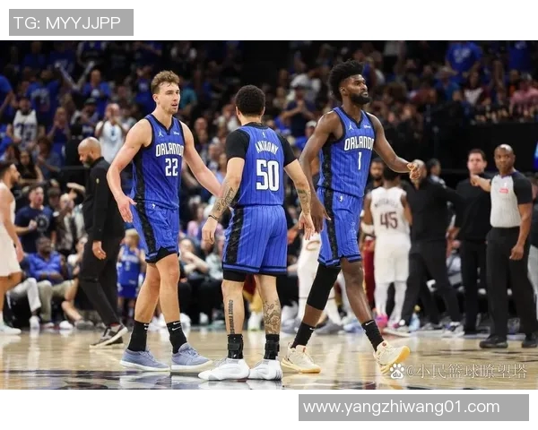 美国队与希腊队激战正酣谁能在这场篮球对决中胜出